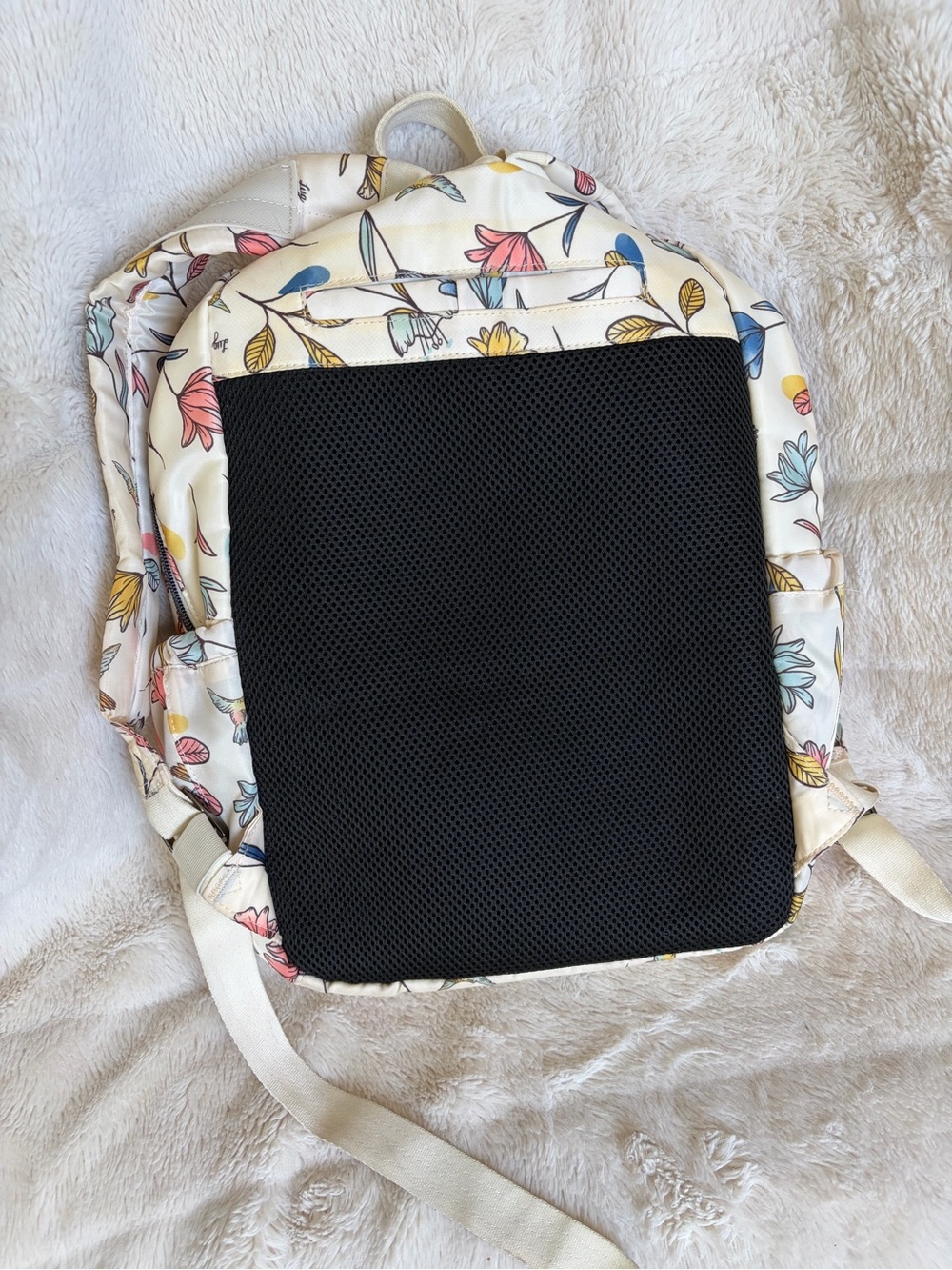 GUC Lug Roadster Backpack - Hummingbird Floral **see photos, read description** - Picture 3 of 9